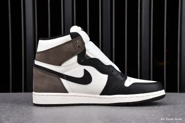 1st Kicks 555088-105 AIR RETRO MOCHA JORDAN HIGH DARK 1 0501